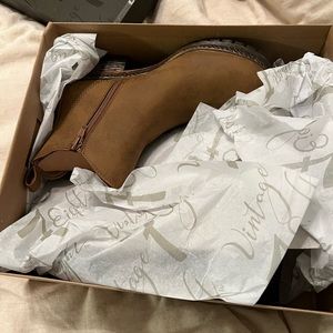 Vintage 7 eight boot, size 7m, never worn